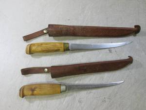 (CNTR) 2 Fillet Knives with Leather...