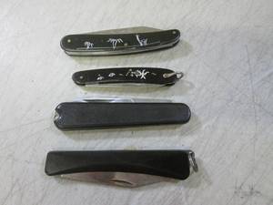 (CNTR) 4 Vintage Pocket Knives...