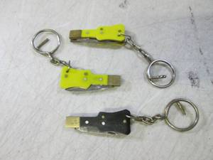 (CNTR) 3 Vintage Keychain Knives...