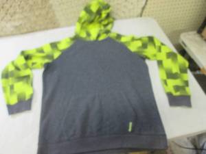 (CSB) Reebok Hoodie Size Large...