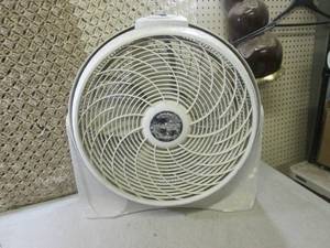 (RM5) Cyclone 20 Fan Works Has dry...