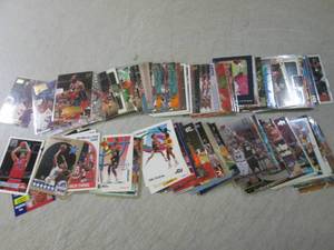 (BSB) 100 Basketball Sports Cards 5...