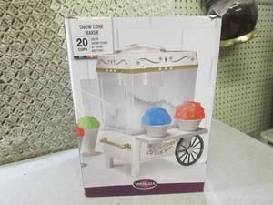 (F-0) Snow Cone Maker...