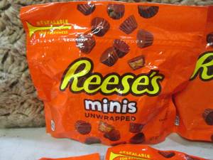 (B-1) 5 Bags Reeses Minis Unwrapped...