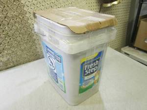 (C-2) Large Container Cat Litter...