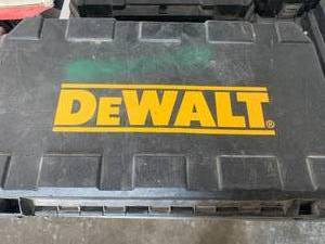 Dewalt DW505 �� Hammer Drill