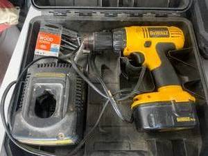 Dewalt DC728 � Cordless Drill