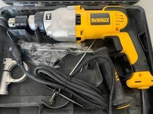 Dewalt DWD520 �� Hammer Drill (appears new)