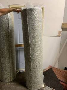 1 Roll �� Carpet Padding