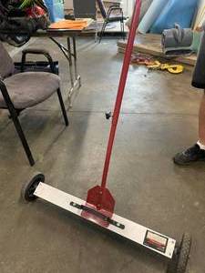 30 Inch Magnet Roller