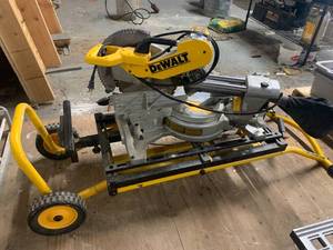 Dewalt DWS779 Sliding Compound Miter Saw w Stand