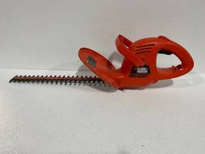 Black & Decker Hedge Trimmer