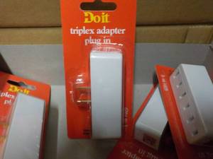 Case of Do It Triplex Adapter Plug ...
