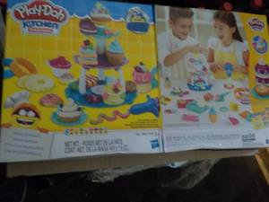 2 Play Doh Kitchen Creations...