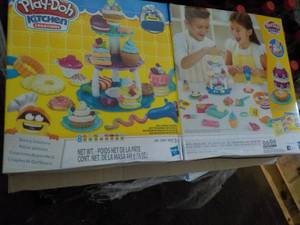 2 Play Doh Kitchen Creations...