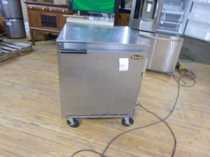 lot 6 image: Superior Single Door Cooler