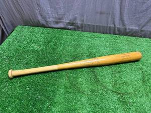 lot 15 image: Tony Oliva Louisville Slugger Bat