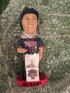 lot 28 image: Joe Mauer Bobble Head