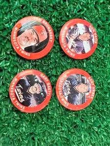 lot 30 image: 1984 Twins Fun Foods Buttons