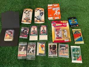 lot 86 image: Unopened Packs Sports Cards & Misc