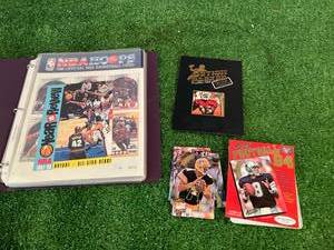 lot 88 image: Sports Cards Prom Items