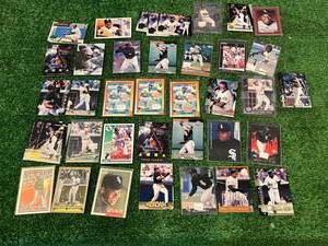 lot 92 image: Frank Thomas Cards