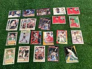 lot 98 image: Mark McGwire & Sammy Sosa Cards