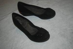 2 Pair Ladies Shoes