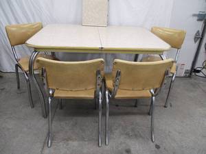 1950-1960s Formica & Chrome Table with leaf & 4 Chairs. Balboa Chrome.