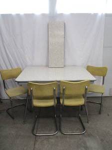 Vintage 1950-1960s Formica & Chrome Table w leaf & 4 Chairs