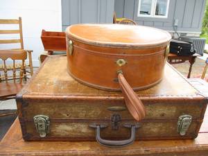 Lot of 2 Vintage Samsonite Suitcases