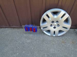 Qty of 4 dodge avenger 16 hub caps. Nice shape. As shown.