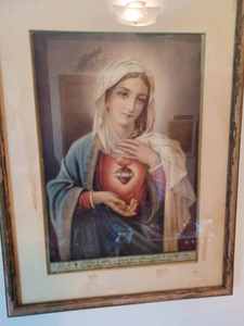 lot 46 image: Sacred Heart of Jesus and Immaculate Heart of Mary Vintage Pictures, They are a Pair but are in different Frames