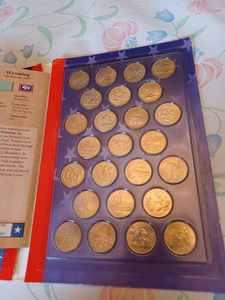 lot 116 image: 50 States Quarters with Paperback Booklet The 50 States