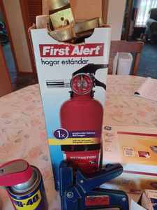lot 132 image: Hand Tools and Hardware First Alert Fire Extinguisher with Mounting Bracket, Markwell Tacker Gun with Staples