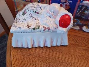 lot 139 image: 8 Christmas Pieces Ginger House Cookie Jar in Original Box, Sleeping Santa Cookie Jar - New, 1995 Santas Toyshop Figurine