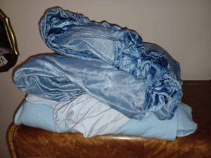 lot 175 image: Blue Sheet, Fitted Sheet, Blanket, and Comforter