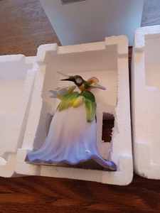 lot 265 image: Three Avon Fine Collectibles Porcelain Flower Bells Each with a Different Bird - 2000 and 2001 in Original Packages