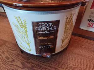 lot 312 image: Hamilton Beach Scovilol Slow Cooker - The Crock Watcher