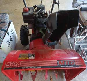 lot 413 image: MTD 5 hp. 24-inch Width Snow Blower