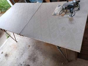 lot 456 image: Folding Metal Table