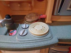 lot 462 image: Step 2 Plastic Kitchen with Accessories and Groceries