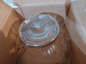 lot 489 image: 18-Piece Punch Bowl Set Bowl, Cups and Ladle in Original Box