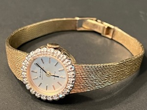 lot 10 image: Vintage Ladies Bulova 14k Accutron Watch