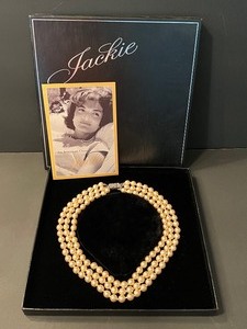 lot 25 image: Franklin Mint Triple Strand Jacqueline Kennedy Faux Pearl Necklace