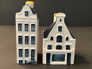 lot 21 image: Two Delft KLM Collectible Bottles - Delft KLM Number 66 and Delft KLM number 58
