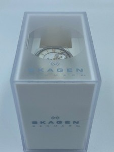 lot 41 image: New Skagen Watch with Metallic Gold Colored Band