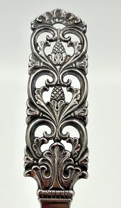 lot 52 image: Beautiful Vintage Norwegian Sterling Pie Server