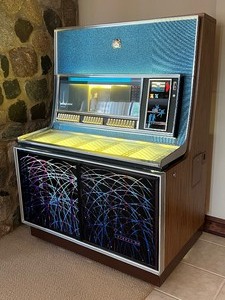 lot 81 image: Vintage Seeburg Juke Box