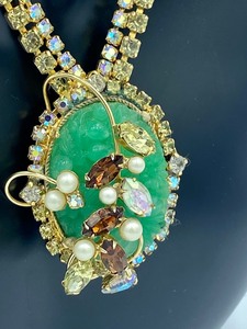 lot 66 image: Stunning Vintage HOBE Necklace
